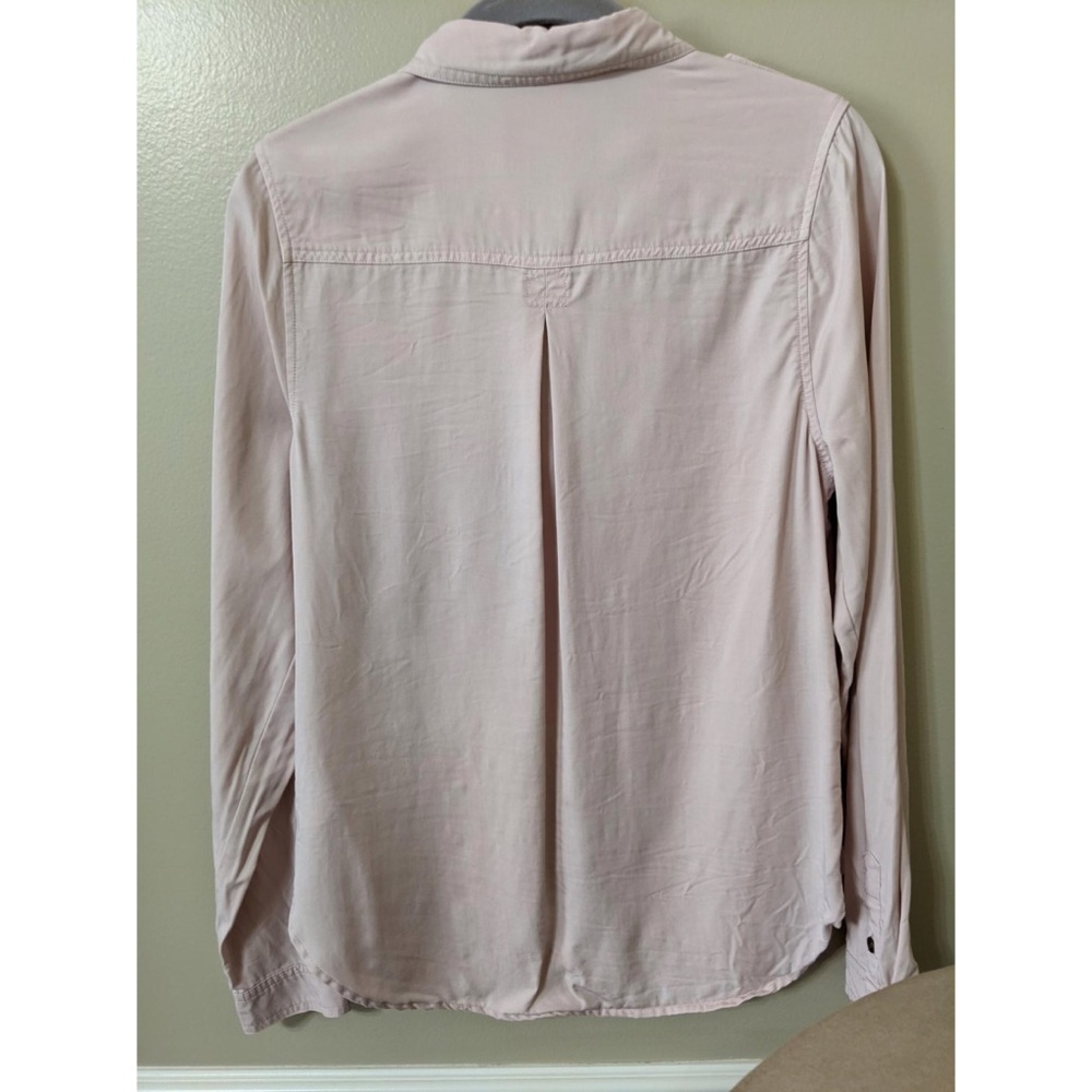 Universal Thread Button Up - Picture 3 of 3